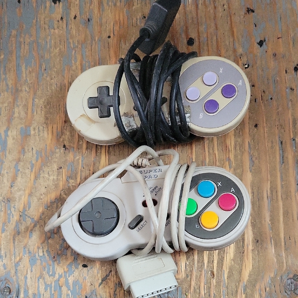 Classic SNES Gaming Controllers - Gray and White ROUGH SHAPE